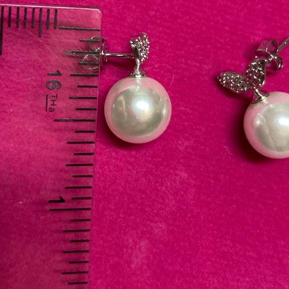 🌟 Elegant Sterling Silver 925 Pearl Stud Earrings - Picture 5 of 5